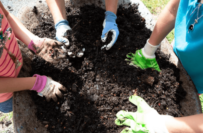 Composting for kids – Hands-on holiday fun with Dr. Ernie Harbott